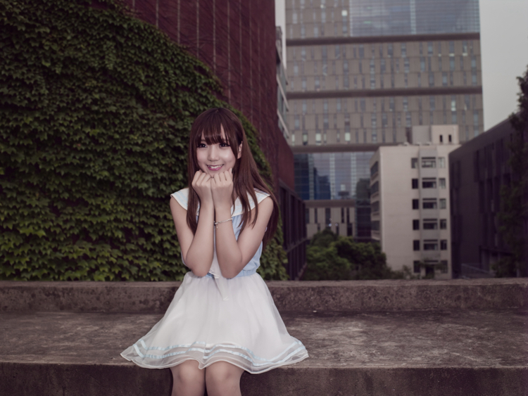 让人想拥入怀中的可爱女孩