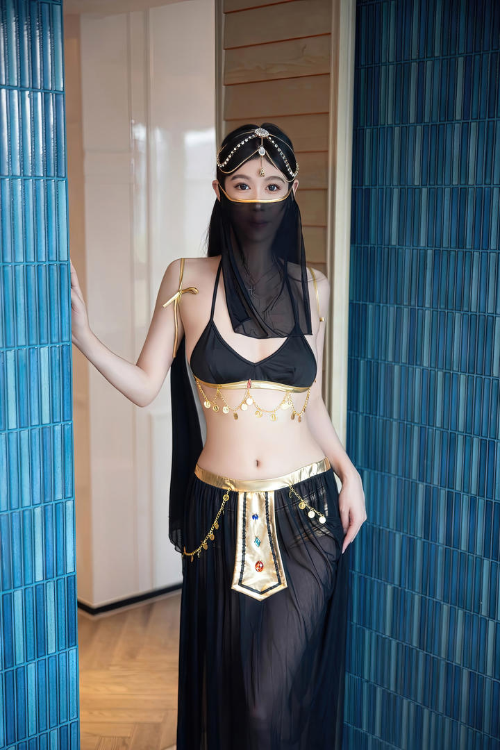 蒙着面纱的性感印度美女gogo人体艺术写真图片