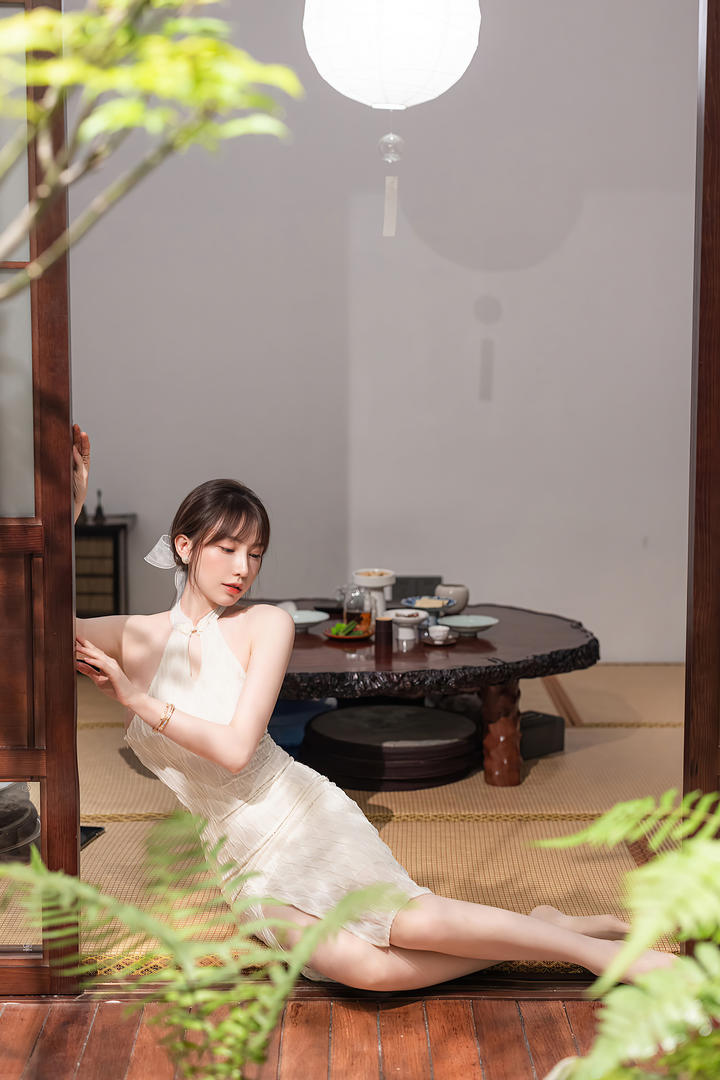 穿旗袍的漂亮女茶艺师刘奕宁高清写真图片