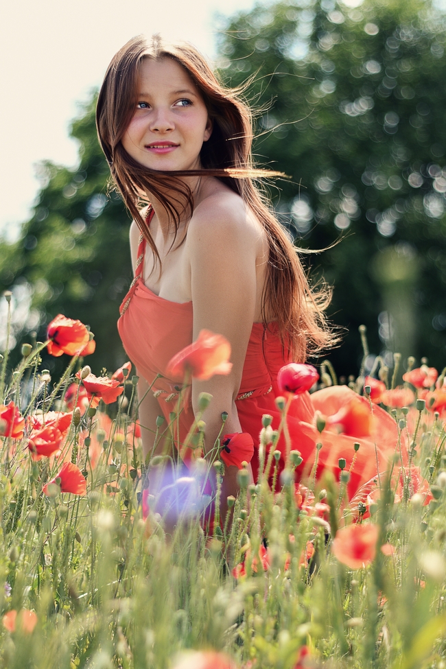 清新花海风格美女人体写真艺术图片