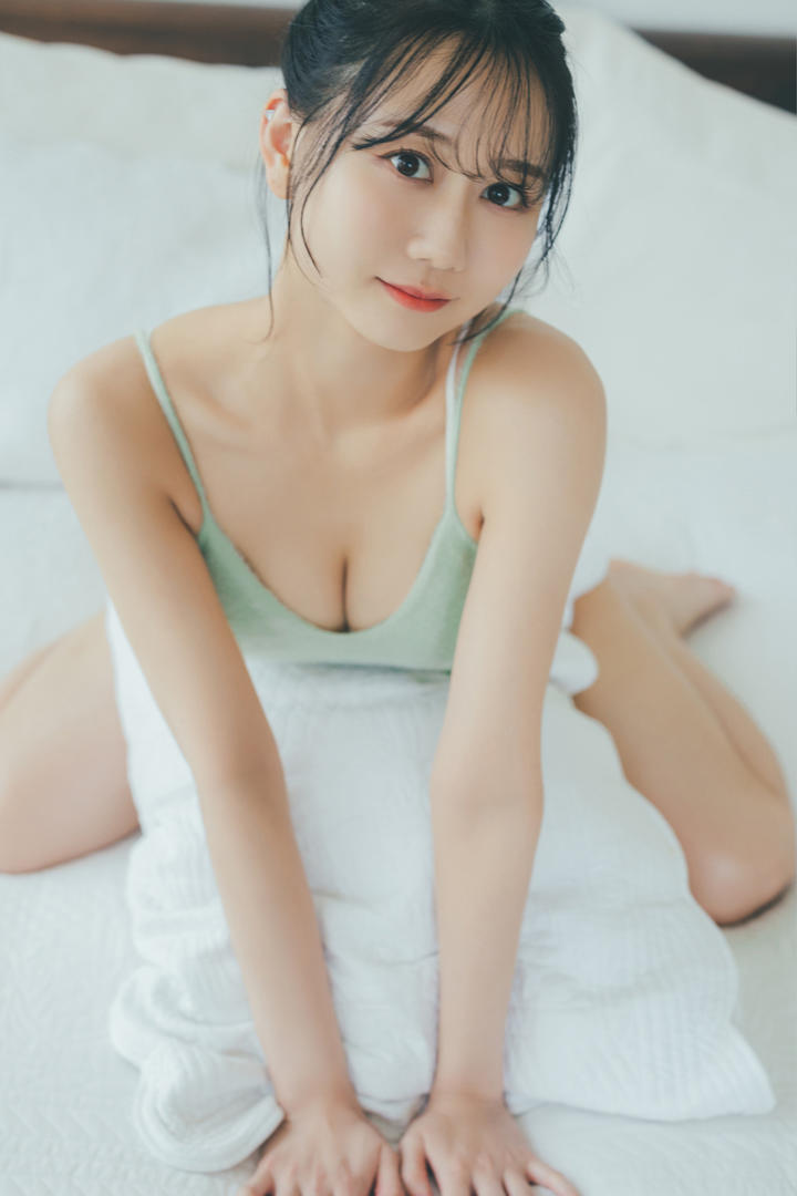 清纯日本美女MM131床上诱惑写真图片