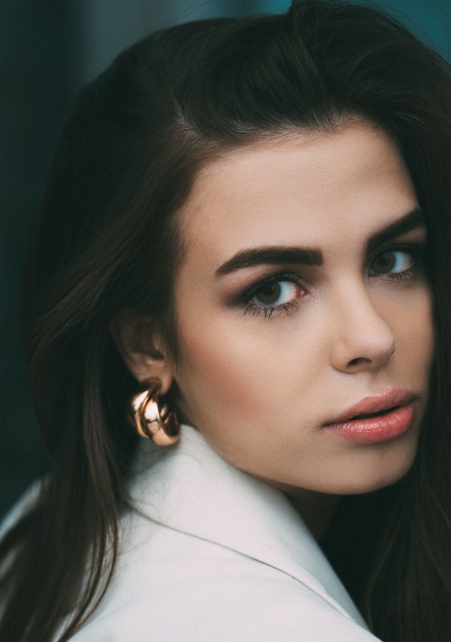 中东气质美女图片