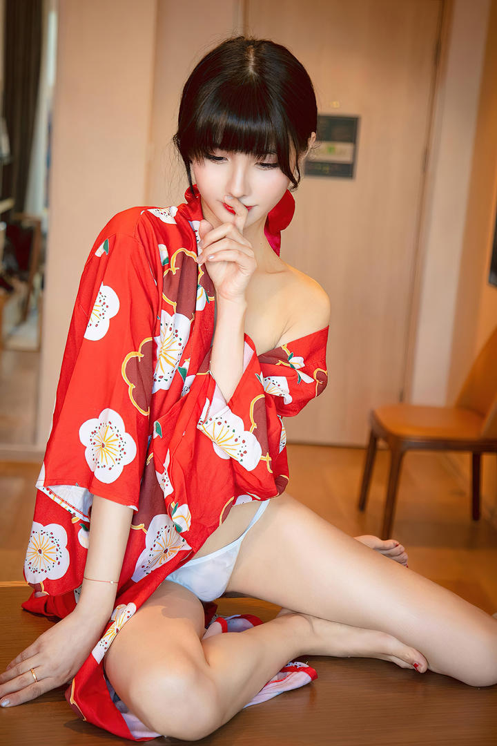 日本性感和服美女大胆人体艺术照片
