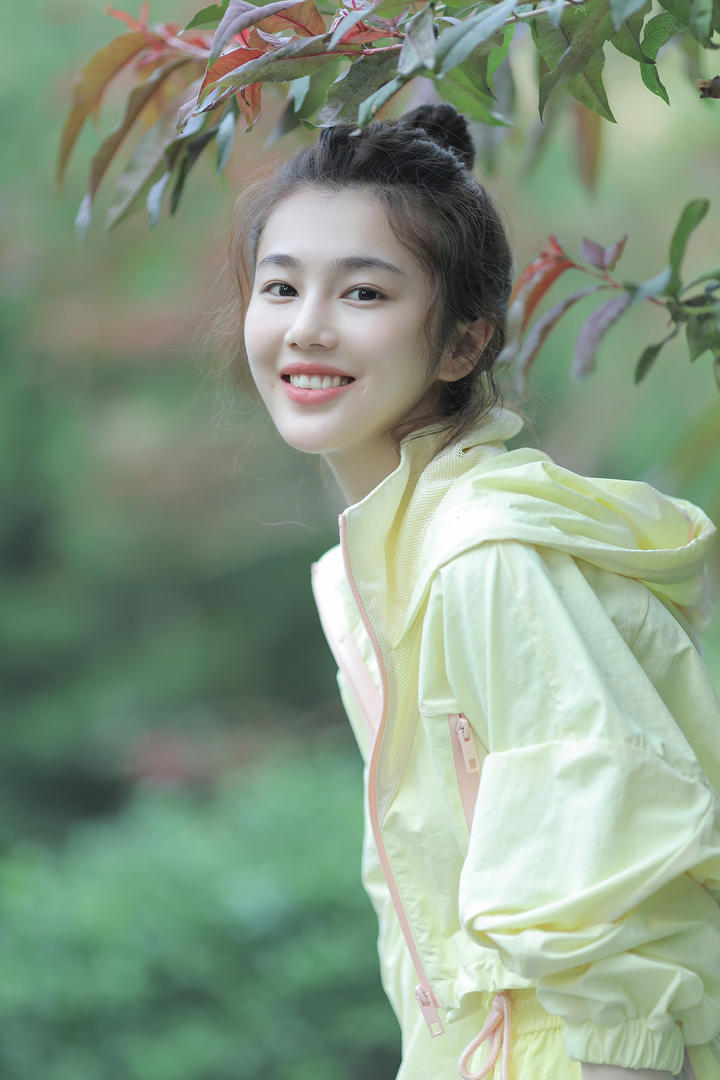 清纯养眼美女户外写真高清美女图库