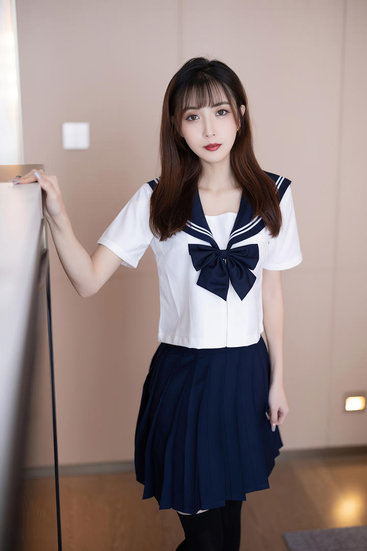 水手制服美女女生国模私拍套图