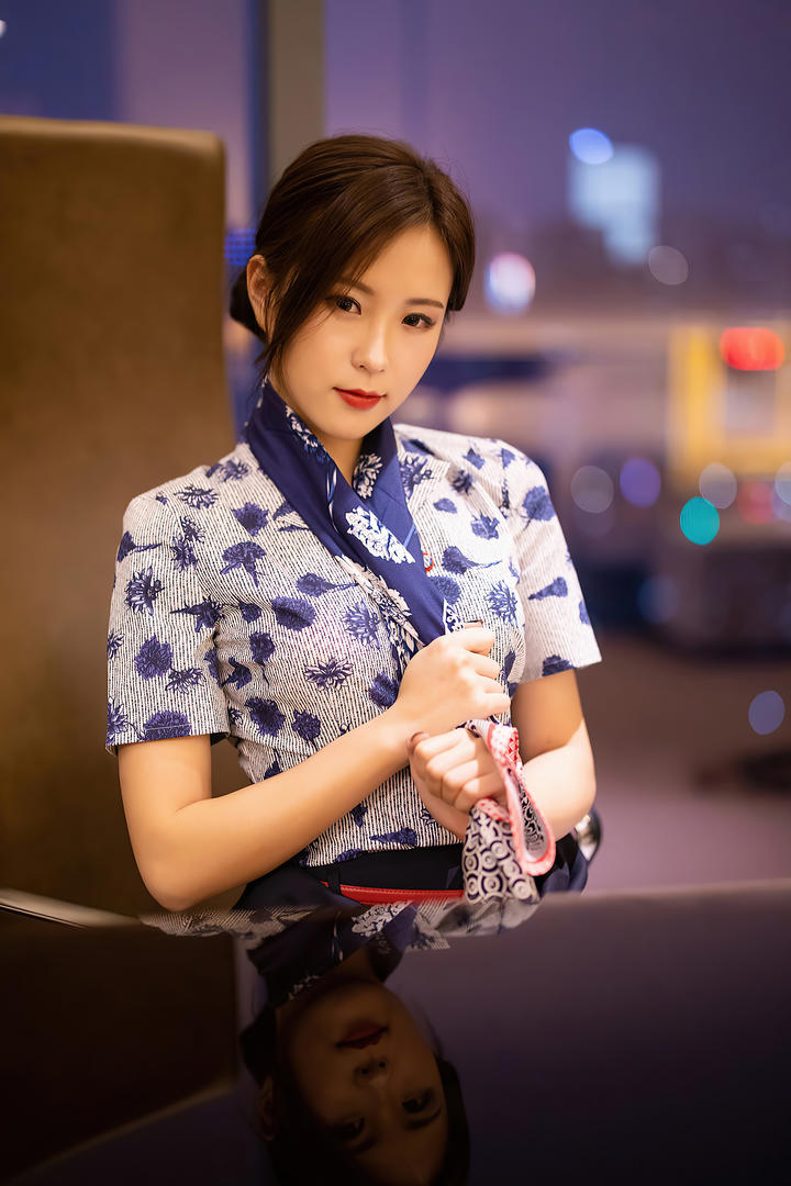 气质美女空姐私拍大胆写真