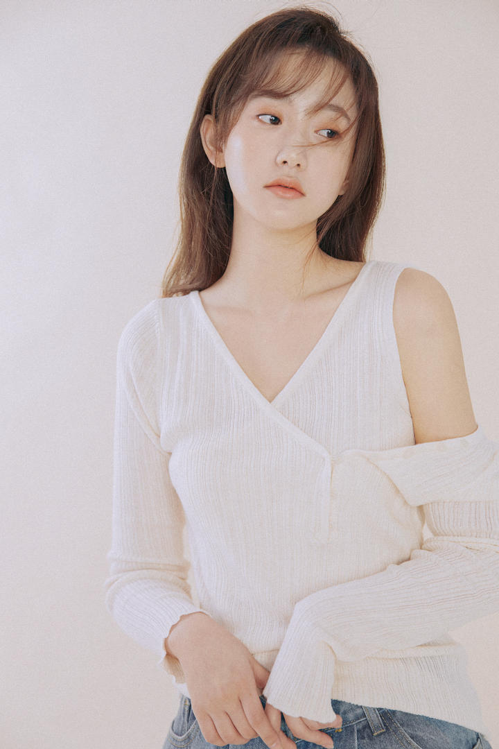 国内清纯美女日系色调人像摄影写真图片