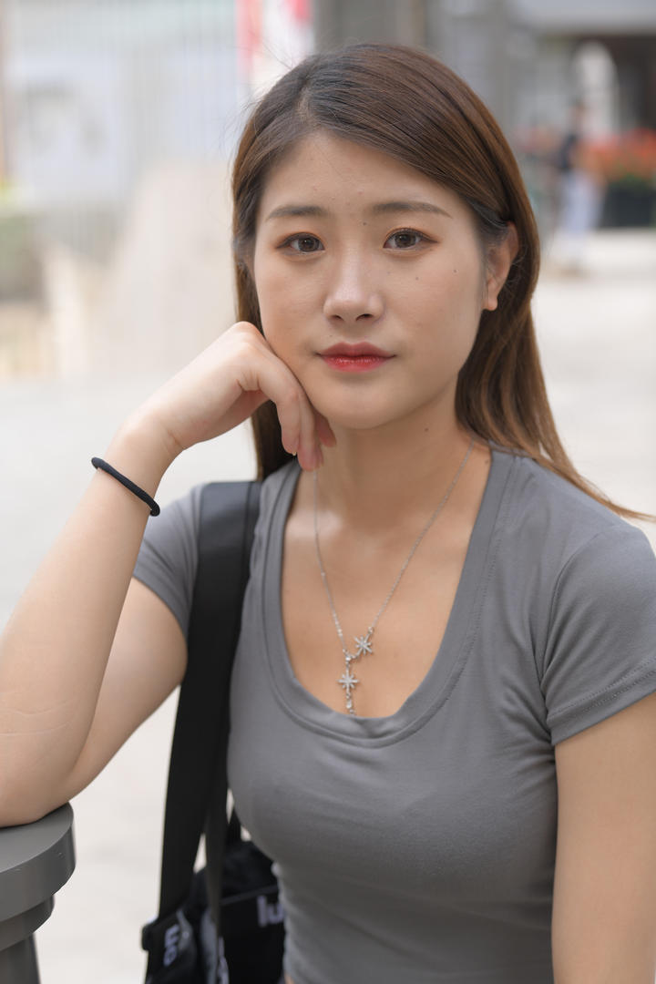 日本街拍成熟紧身裤美女模特壁纸图片