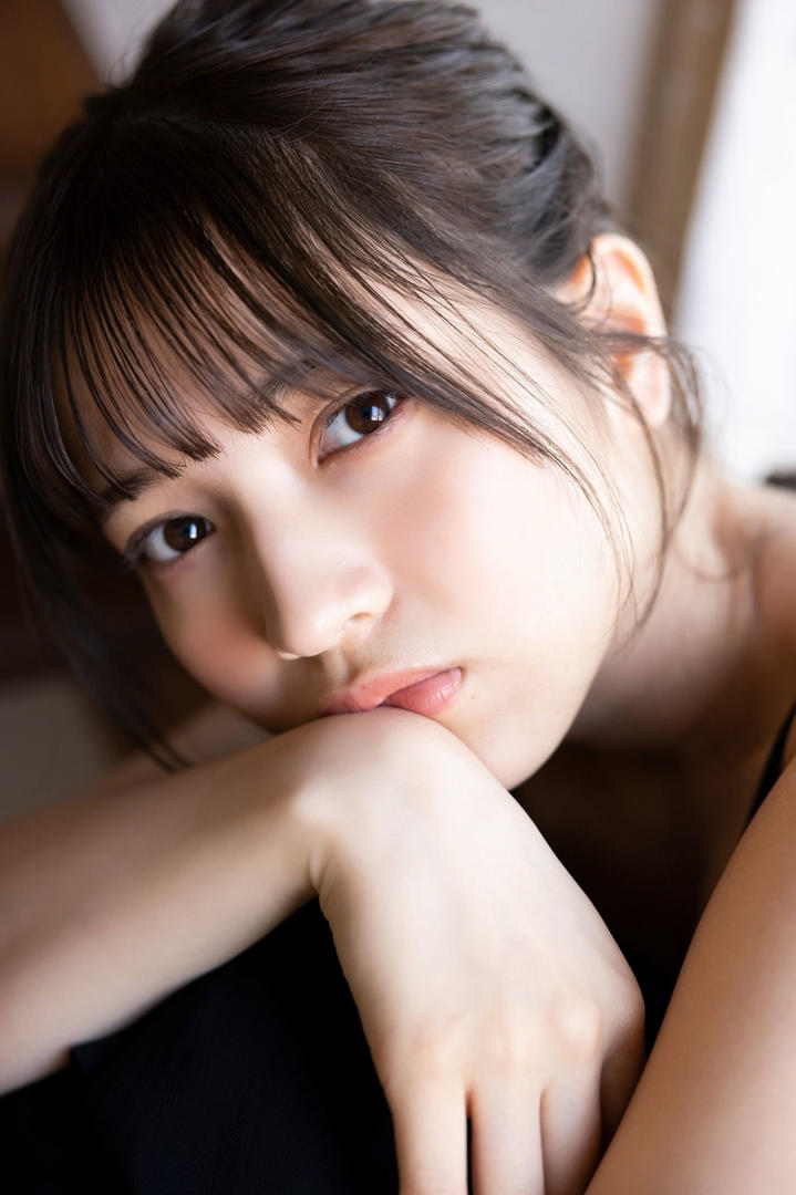 日韩超短裙美女近距离特写