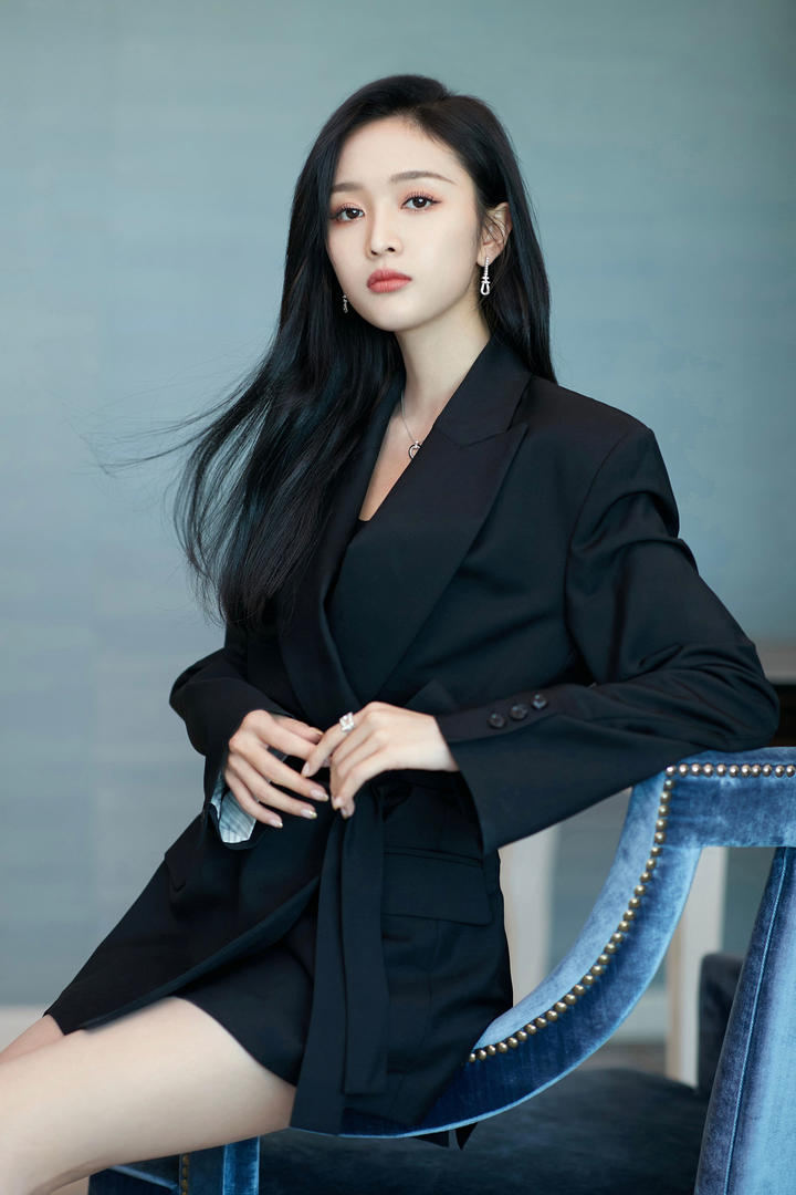 中国时尚漂亮女明星吴宣仪高清壁纸图片大全