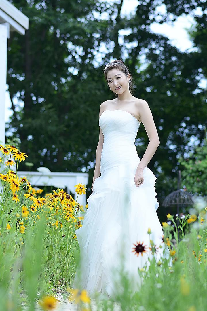 户外高清韩国美女明星李恩慧婚纱照