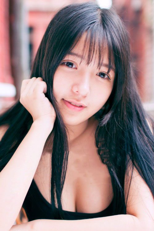 清纯可爱的童颜巨乳惹人爱