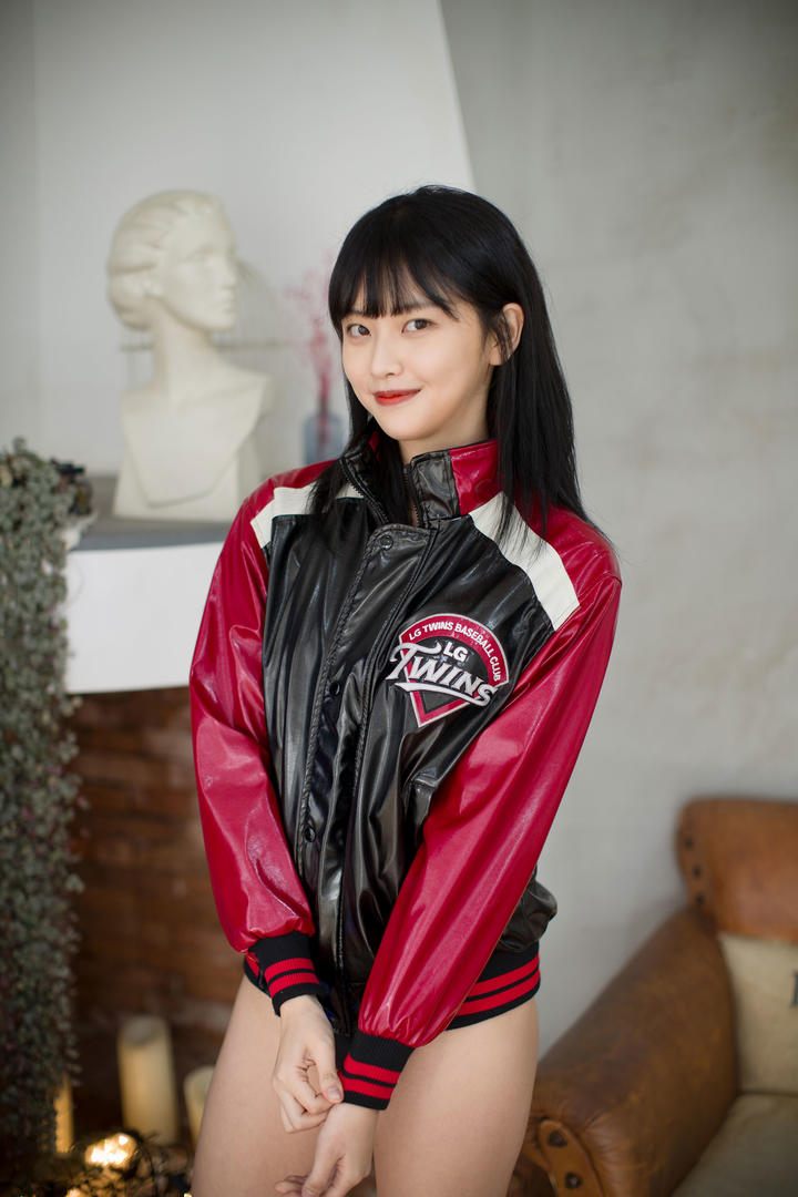 机车美女车模性感私房照欣赏