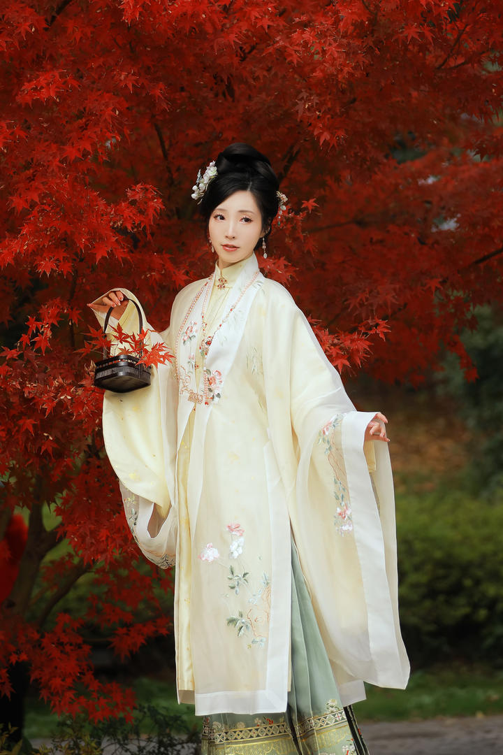 气质出众的古装美女唯美壁纸图片大全