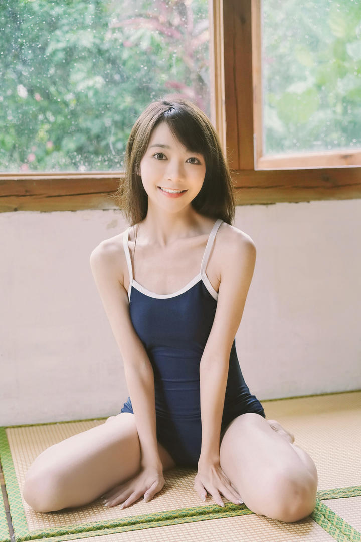 国产清纯泳装美女国模私拍写真套图