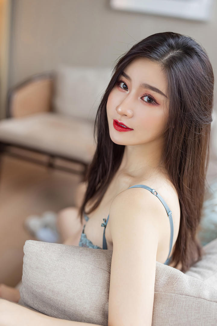 久久国产精品性感内衣模特写真图片