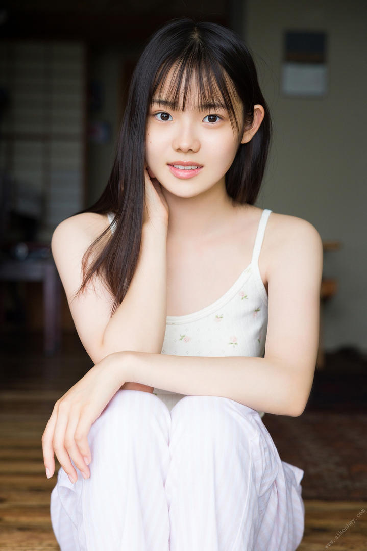 日本青春美少女666人体艺术模特生活照片