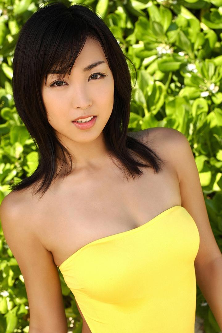 俏丽性感的日本泳装美女高清人体摄影图片