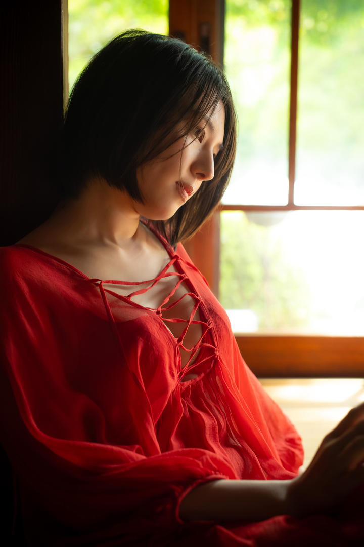 日本短发美女高清性感壁纸图片在线下载