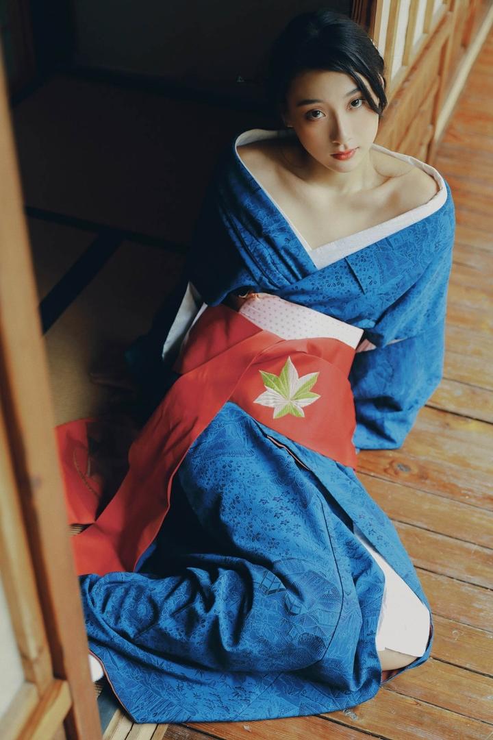 唯美日本清纯女生和服写真图片