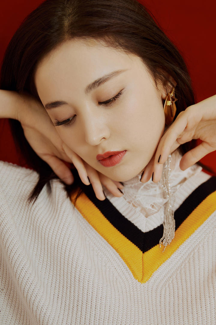 美女明星古力娜扎脸部特写图片