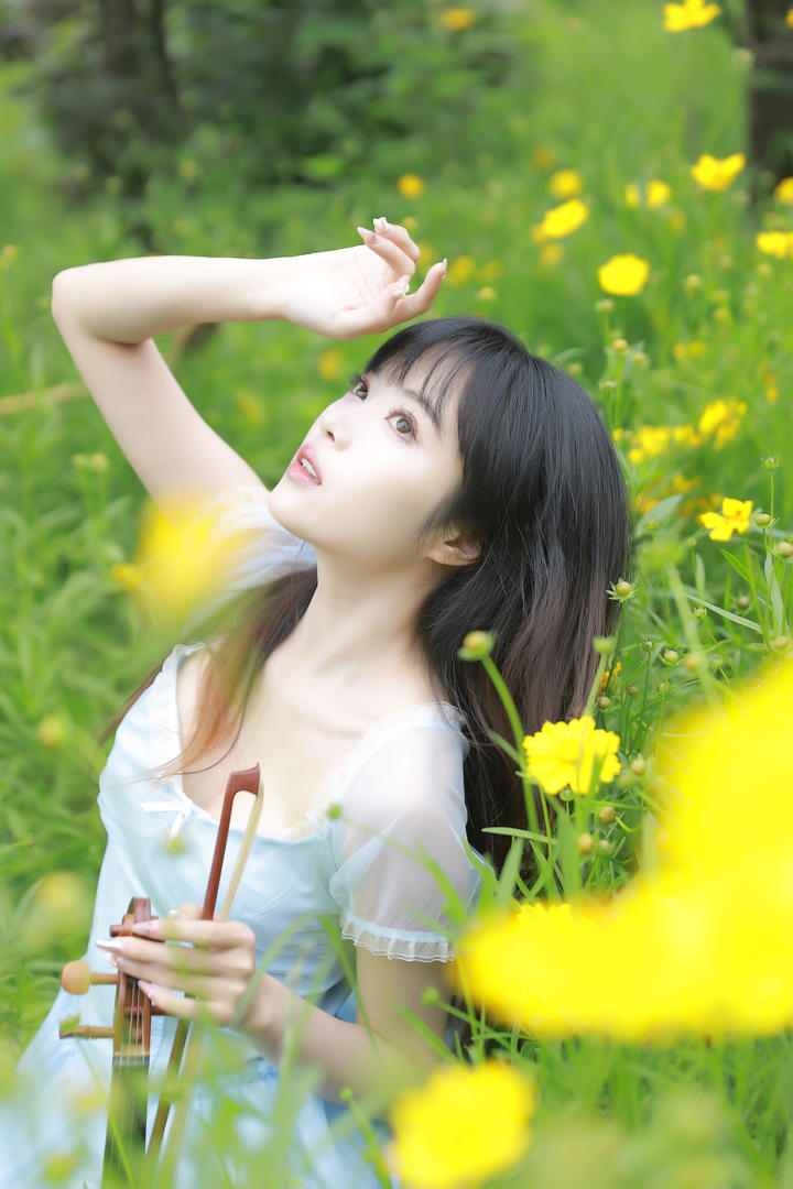 久久国产精品美女大学生艺术照写真