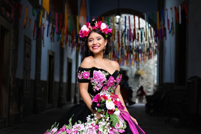 黑色系列婚纱美女写真图片