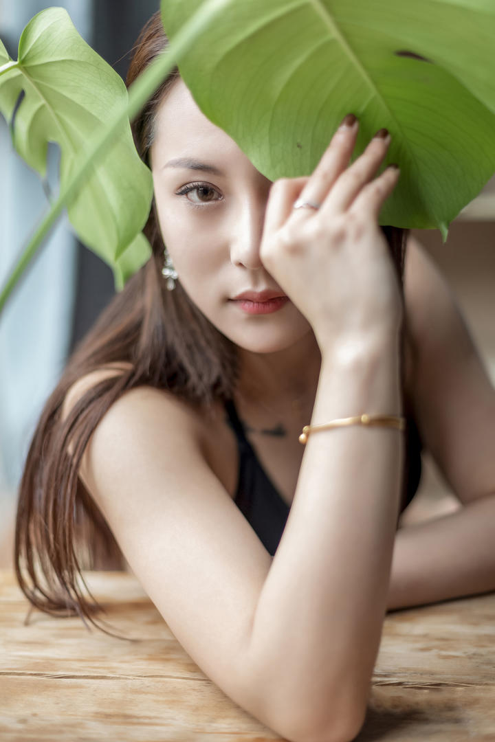 高清性感漂亮的气质美女雅辛图片