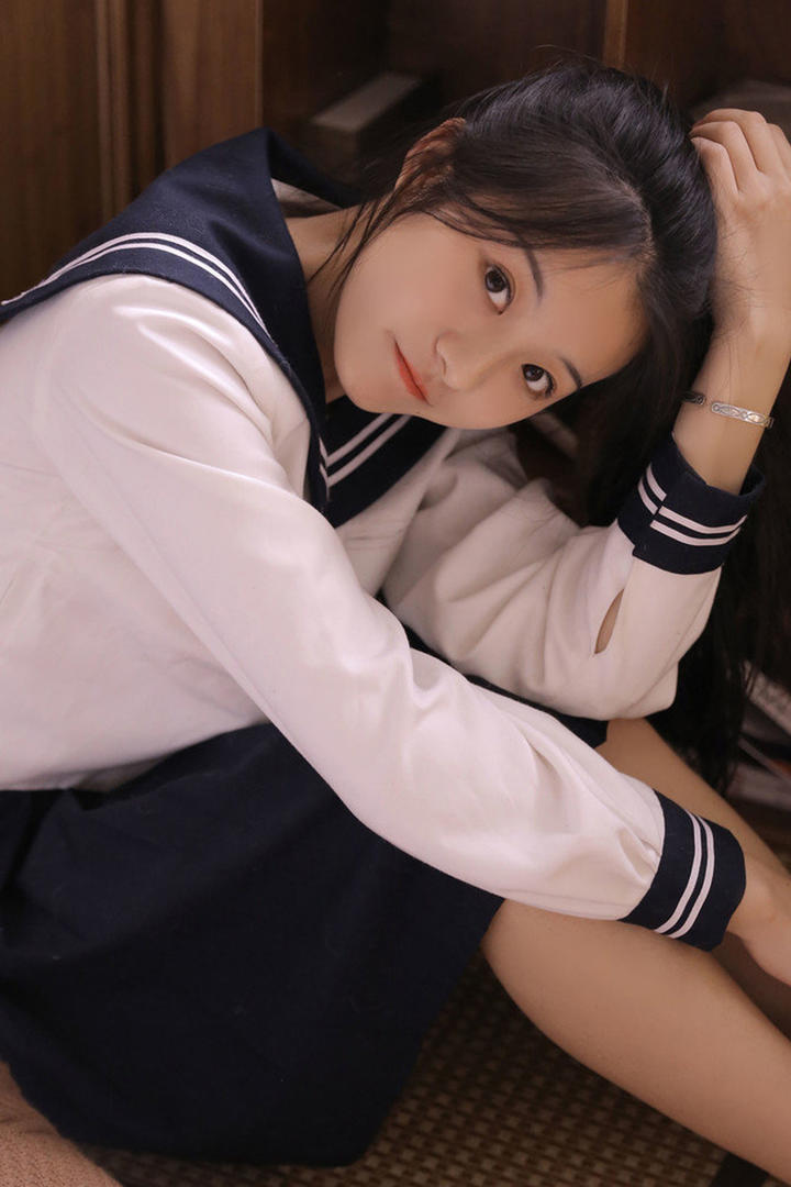 清纯养眼的纯天然学生妹写真图片