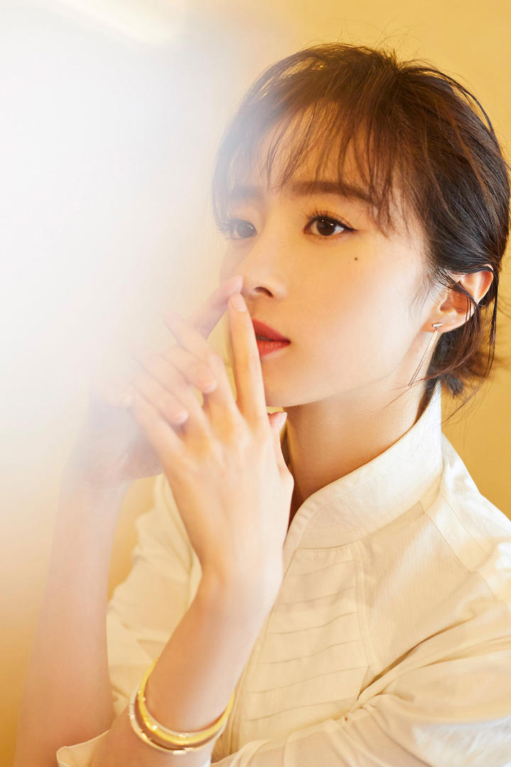 中国气质美女明星胡冰卿写真