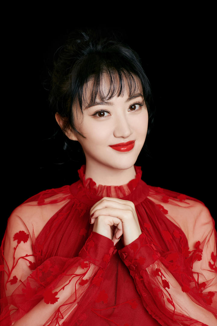 高清女明星景甜喜庆装扮祝福写真图片