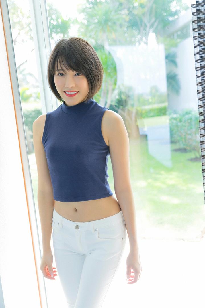 成熟日本美女老师性感写真图片