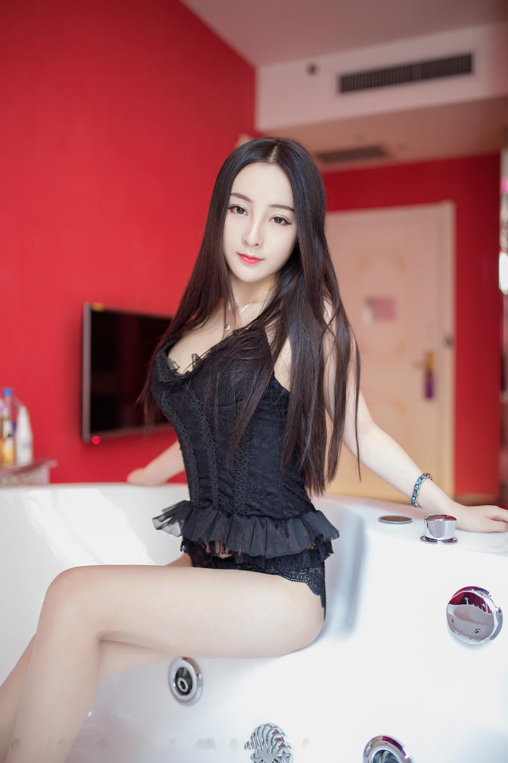 浴缸里的高清成熟美女西西gogo高清大胆专业写真图片