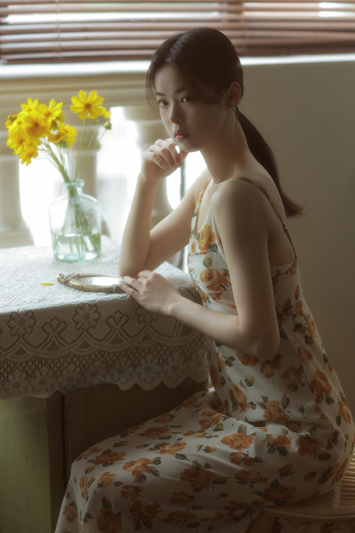 国模吧甜美可人女生高清写真图片